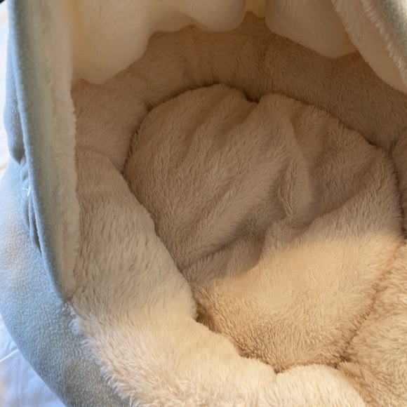 Cozy cave, dog/cat bed, cozy cuddler - Picture 5 of 5